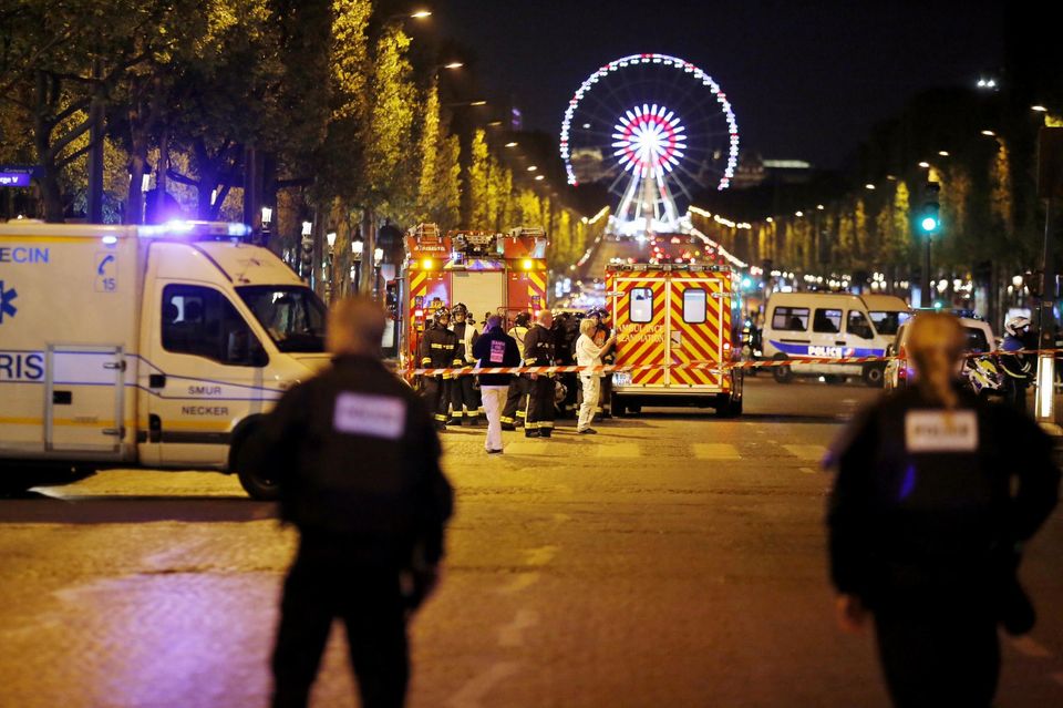 Attentat des Champs-Élysées : l’auteur, un Français de 39 ans, connu des services de police