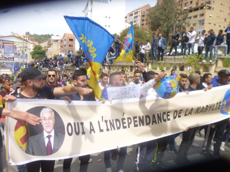 Imposante marche du MAK à Tizi Ouzou pour réclamer l&rsquo;indépendance de la Kabylie