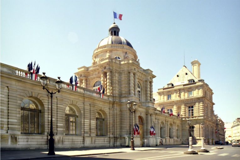 Un homme arrêté pour avoir reproché à un sénateur sa position sur l&rsquo;Algérie