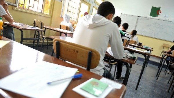 BAC 2017 : les téléphones portables interdits dans les salles d&rsquo;examen