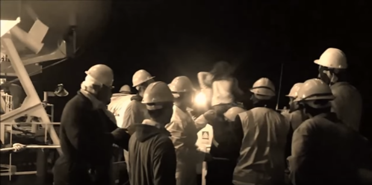 VIDÉO. Des marins algériens sauvent une quarantaine de réfugiés en haute mer