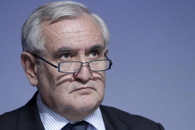 Propos d’Emmanuel Macron sur l’Algérie : en visite à Alger, Jean-Pierre Raffarin rassure