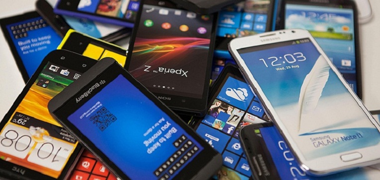 Licences d’importation : le gouvernement s’attaque aux téléphones mobiles