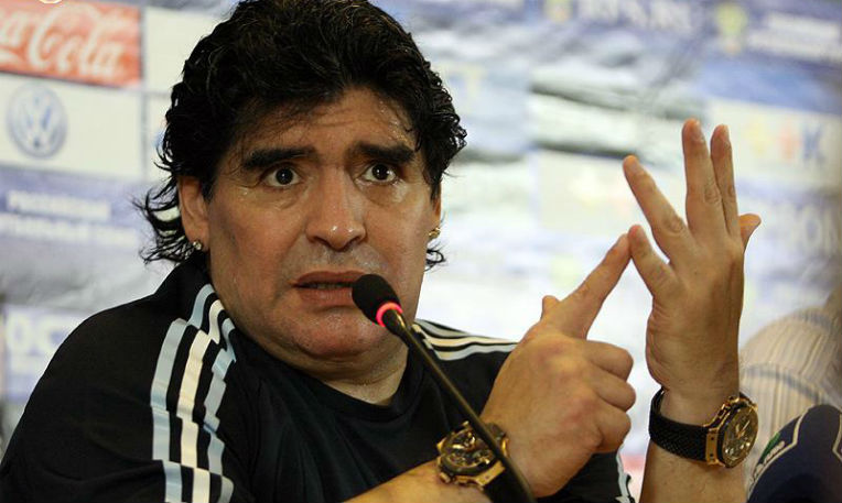 Venezuela : Maradona s&rsquo;offre comme « soldat » à Maduro