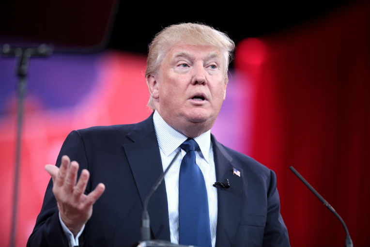 Trump donne sa caution à des vidéos antimusulmanes, Londres condamne