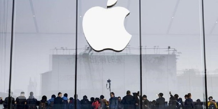 iPhones volontairement ralentis : Apple attaqué en justice
