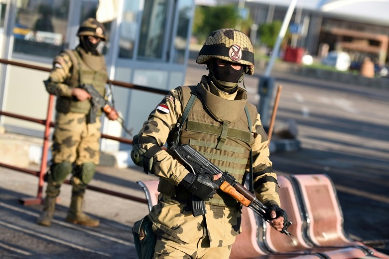 Égypte : des militaires tués dans un raid de l&rsquo;armée au Sinaï