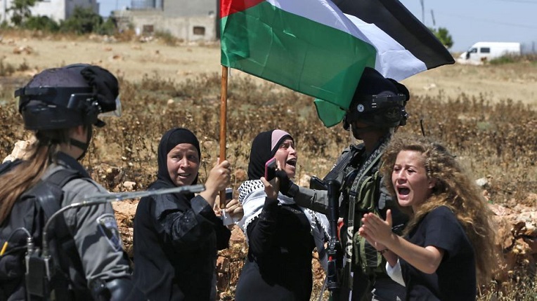 Douze chefs d&rsquo;inculpation requis contre Ahed Tamimi