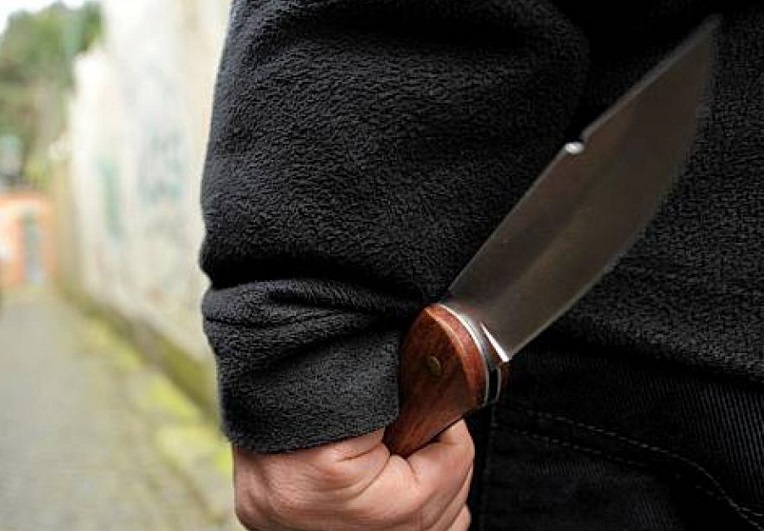 Attaque au couteau à Paris : un Algérien interpellé