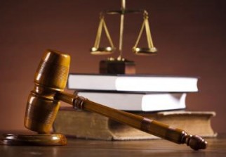 Ouyahia et le PDG du groupe Mazouz devant le procureur