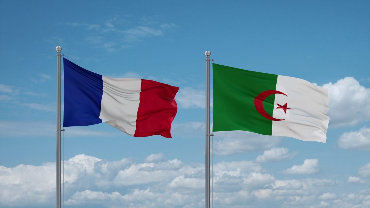 Mémoire : la France va restituer deux millions d’archives à l’Algérie