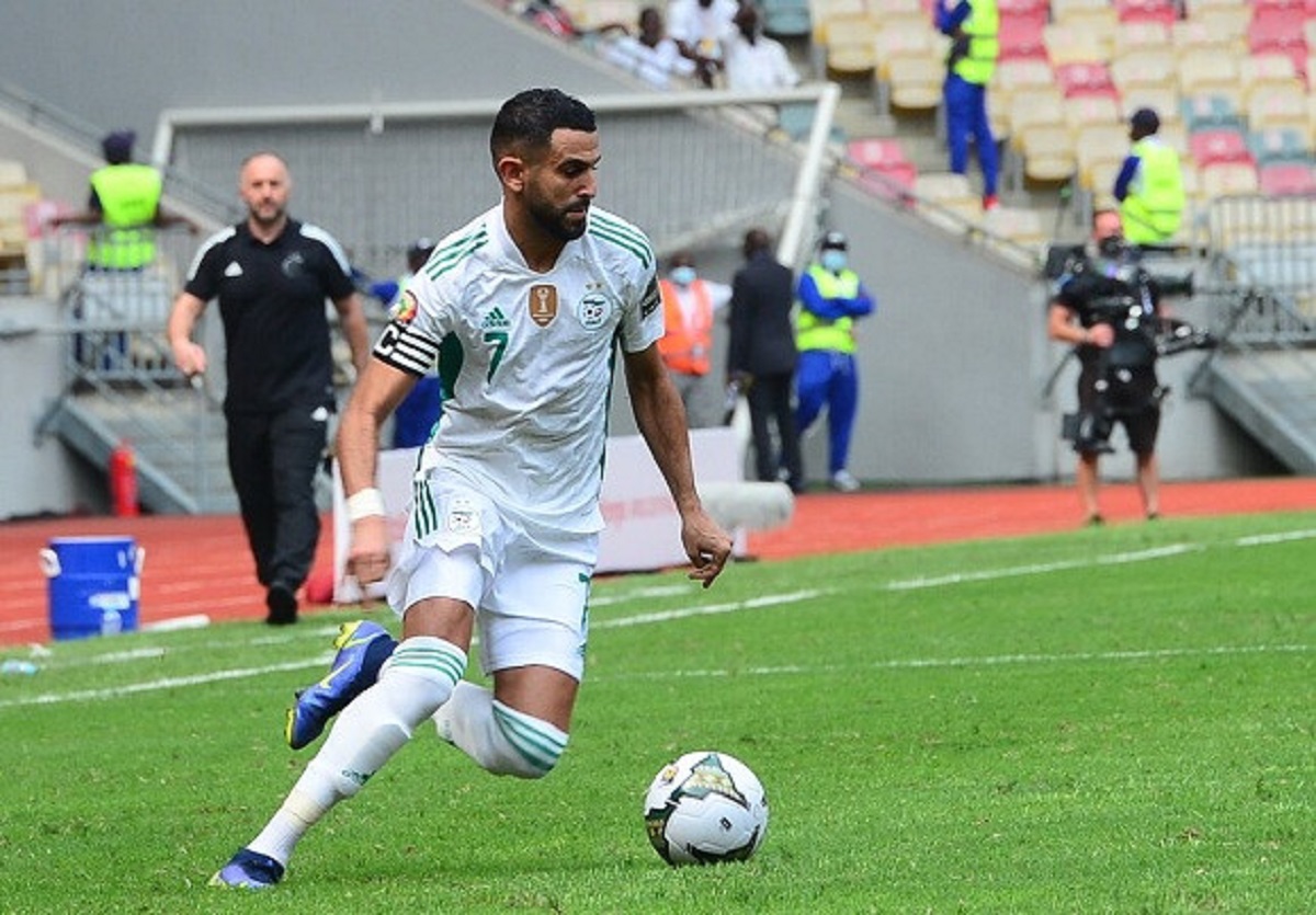 « La république des copains » : les choix incompréhensibles de Belmadi