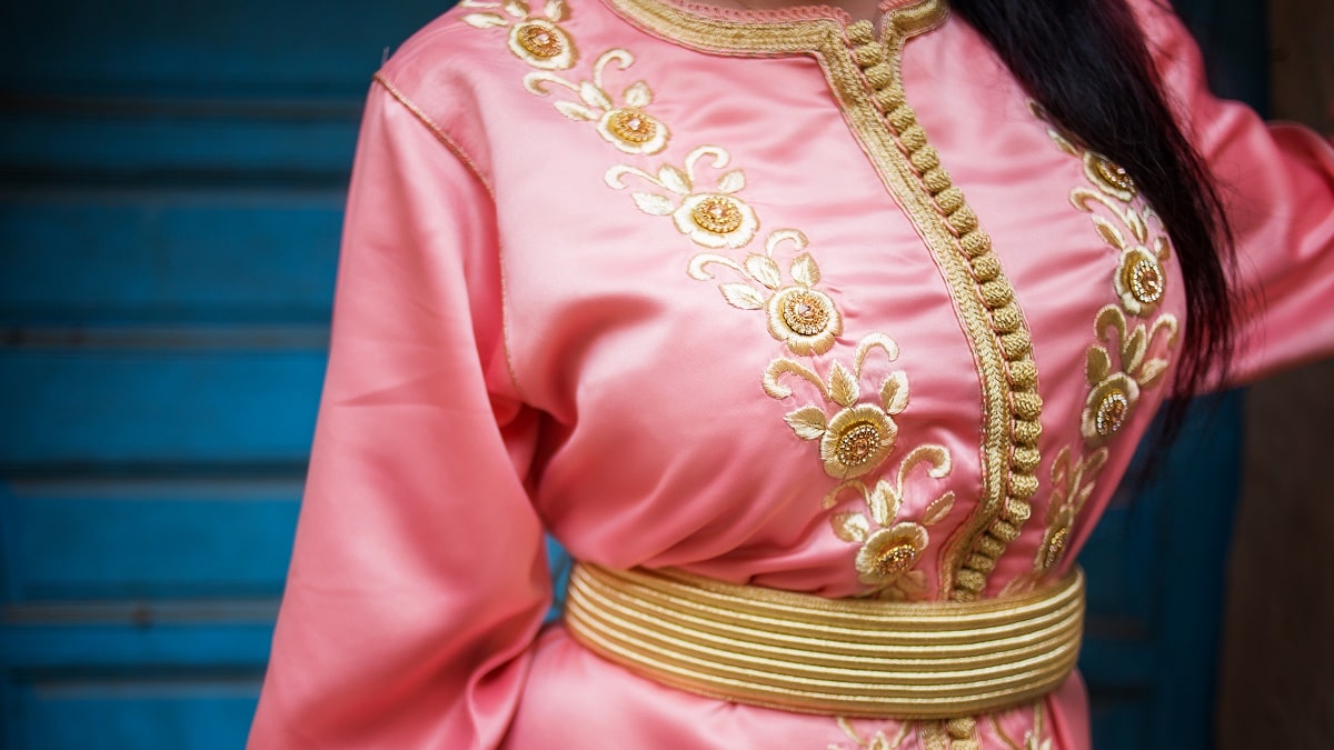 Caftan : le Maroc porte plainte devant l’Unesco contre l’Algérie