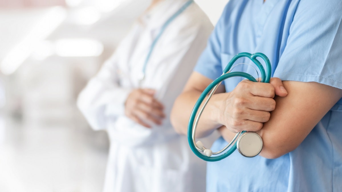 Neuf médecins algériens en renfort dans un hôpital en France