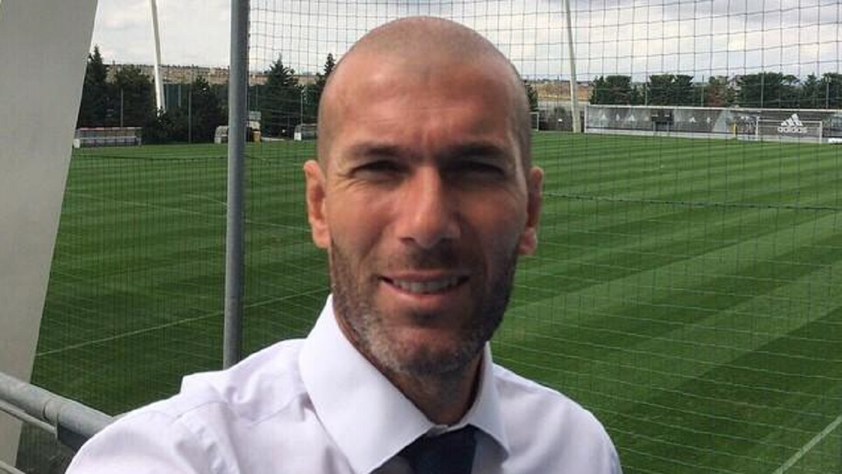 Équipe de France : Zinédine Zidane réclamé en sauveur