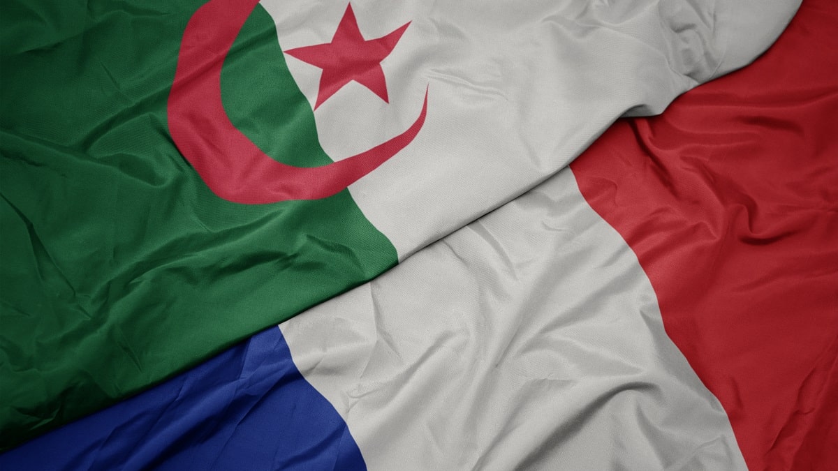 Algérie – France : malgré la crise, Macron maintient le travail de mémoire