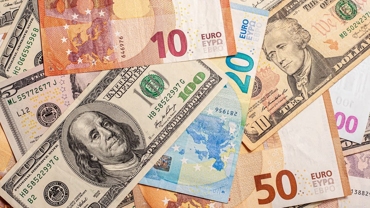 L’euro et le dollar reculent face au dinar algérien sur le marché noir