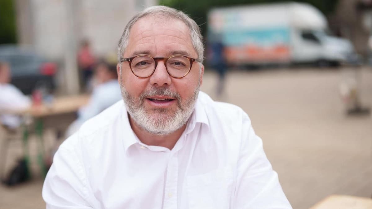 Crise France-Algérie : un sénateur français à Alger pour tâter le terrain