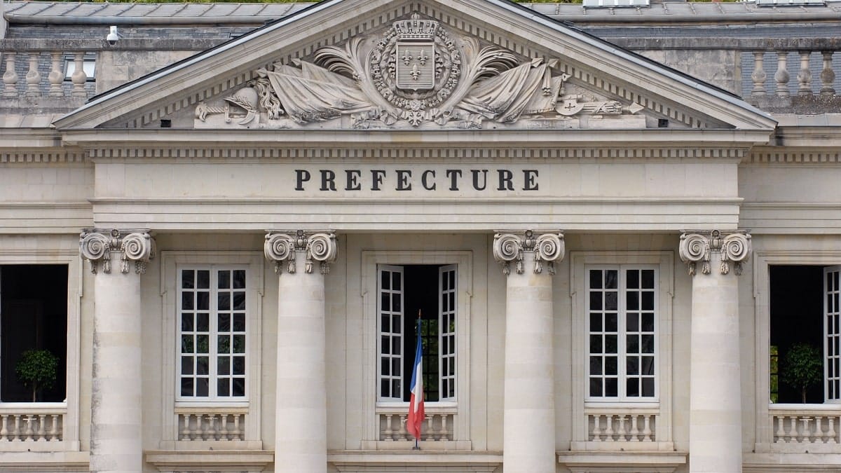 Titre de séjour : conjoint de Française, un Algérien fait plier la préfecture de Paris