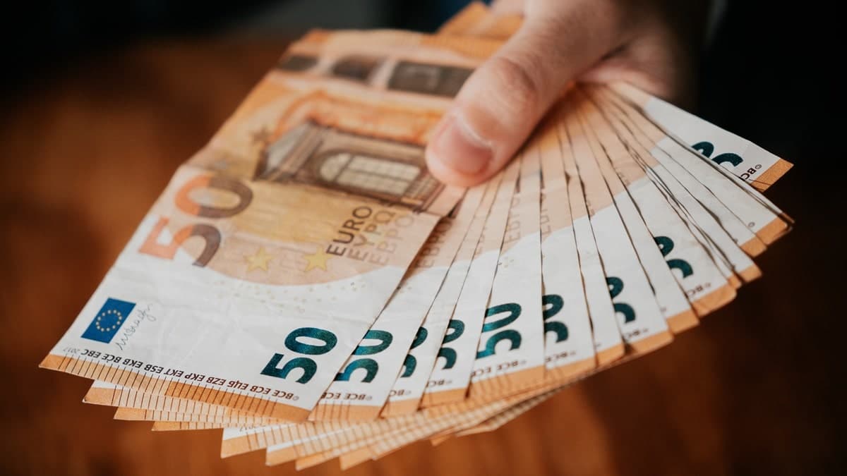 Algérie – allocation touristique de 750 € : voici la « raison » du retard