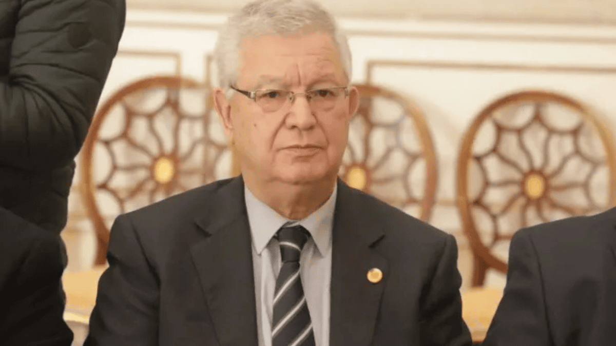 Algérie : à peine élu, le nouveau président du Sénat avertit la France